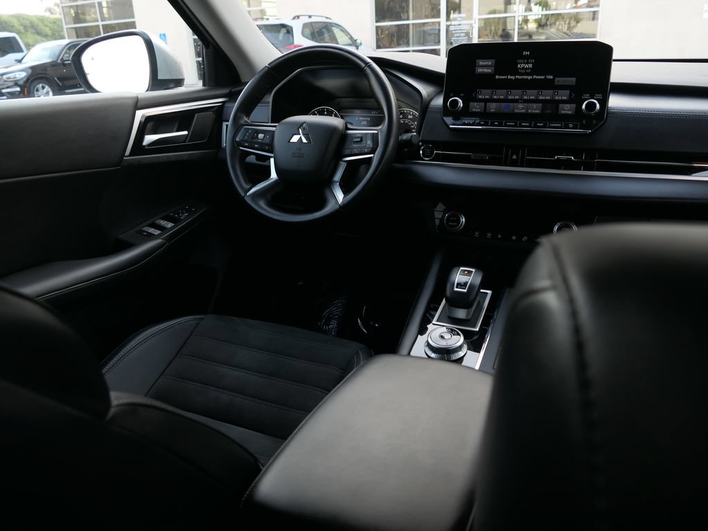 Used 2024 Mitsubishi Outlander SE AWD/4WD image 25