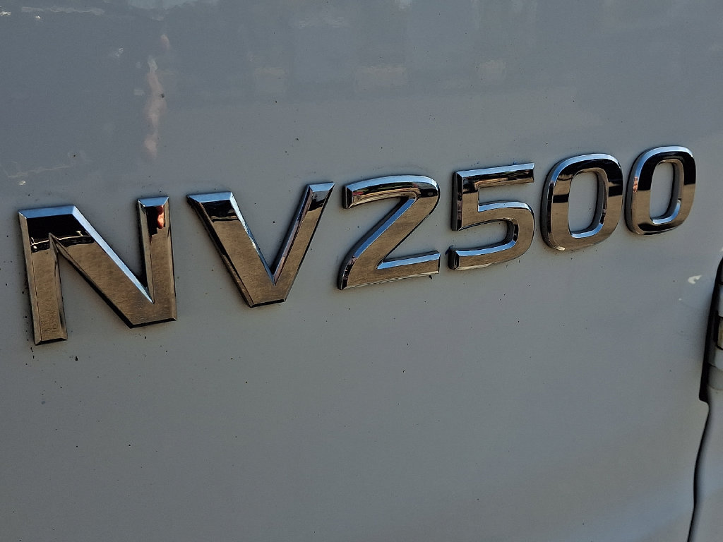 Used 2018 Nissan NV 2500 SV RWD image 31