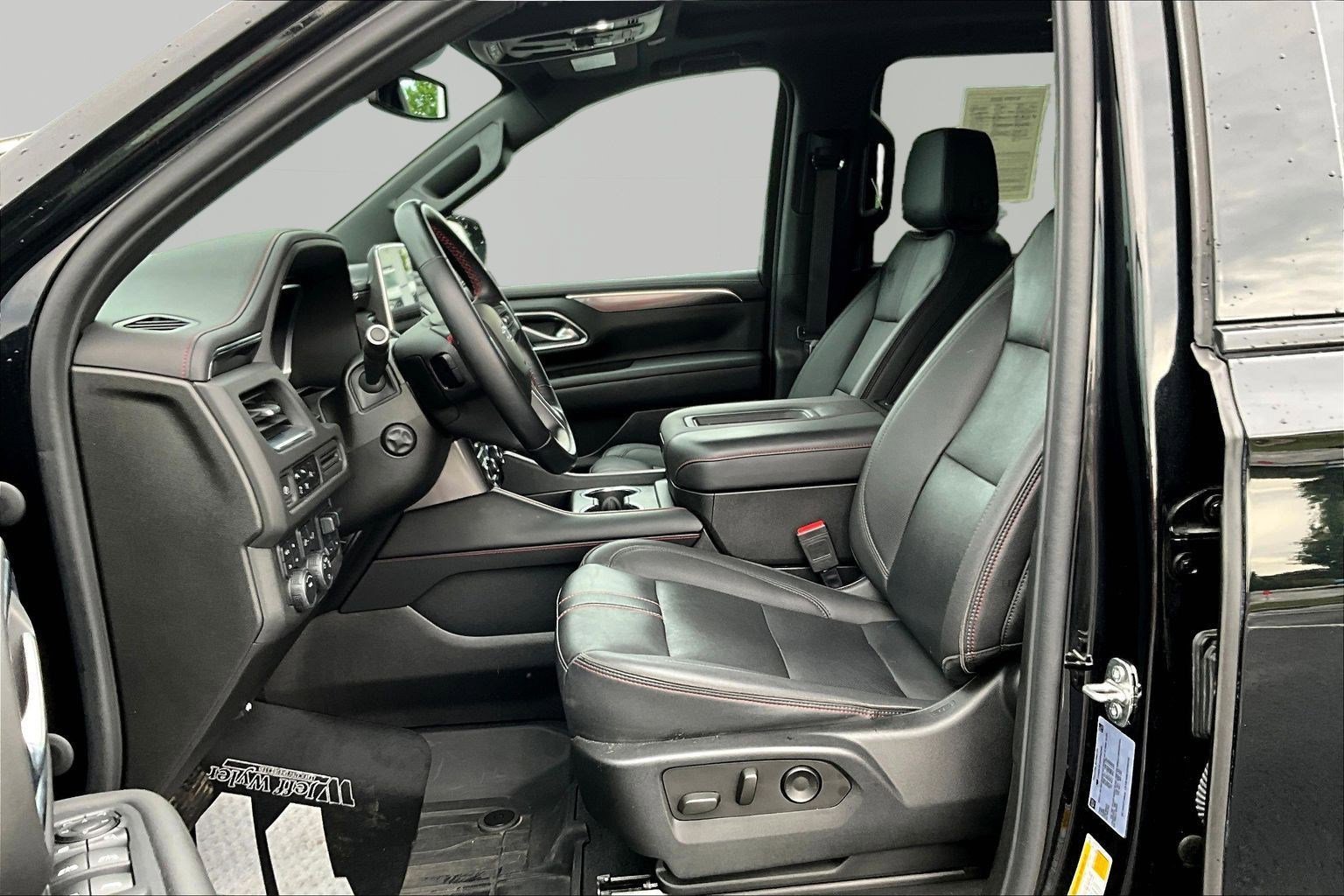 Used 2023 Chevrolet Tahoe RST w/ Luxury Package AWD/4WD image 20