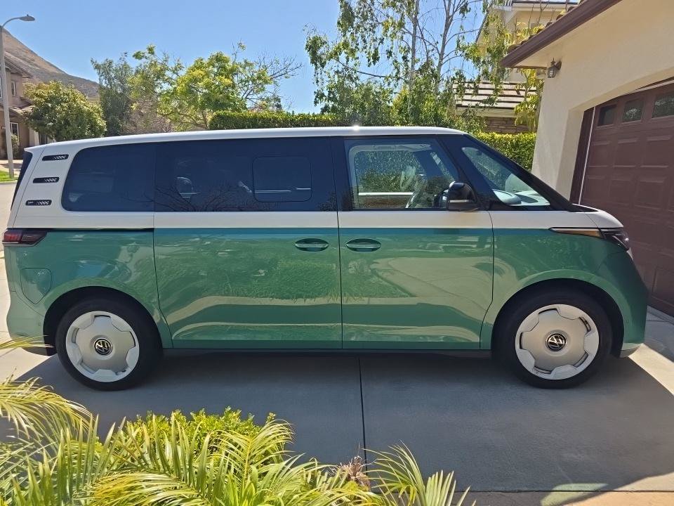 Certified 2025 Volkswagen ID. Buzz 1st Edition RWD image 11