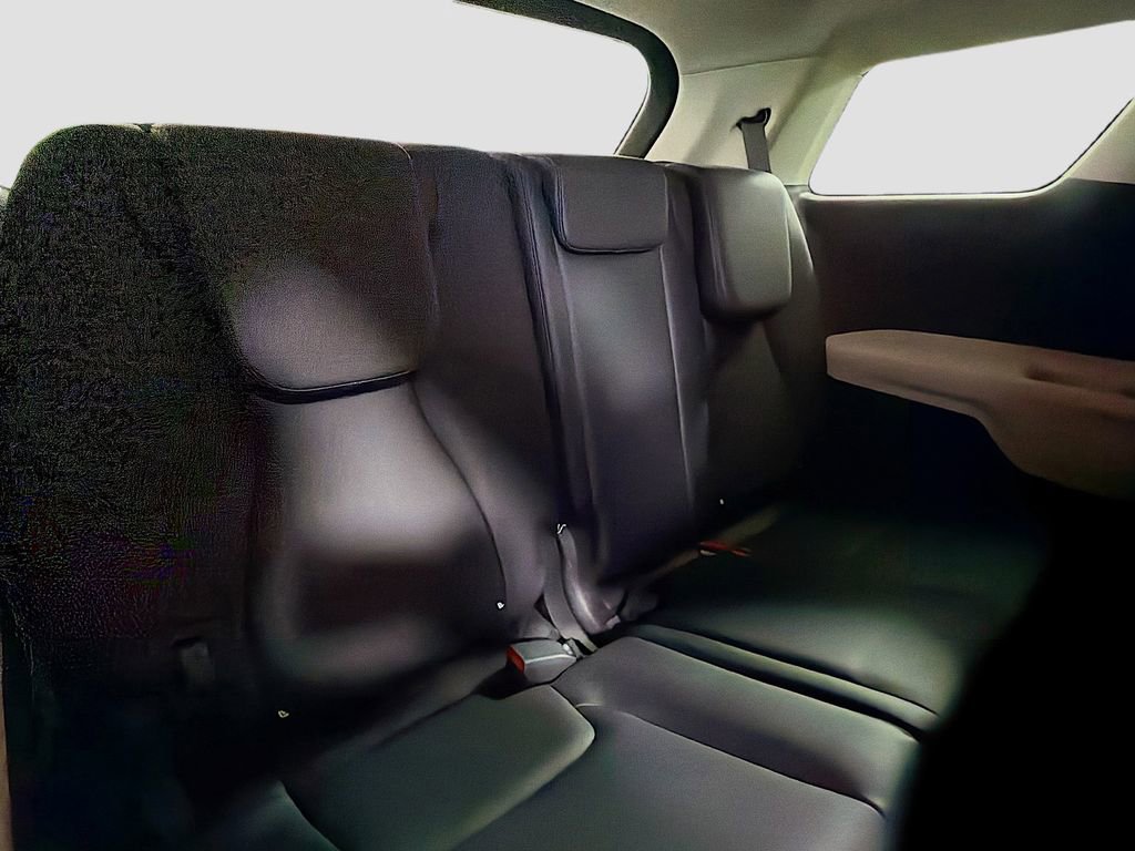 Used 2023 Kia Carnival LX FWD image 27