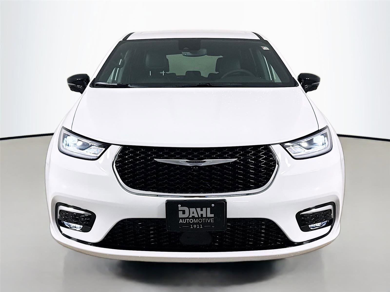 New 2026 Chrysler Pacifica Select image 2