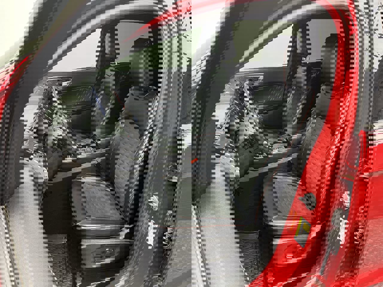 Used 2022 Ford Edge ST-Line image 10