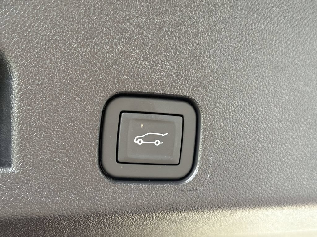 New 2026 Buick Enclave Avenir w/ Super Cruise Package FWD image 13