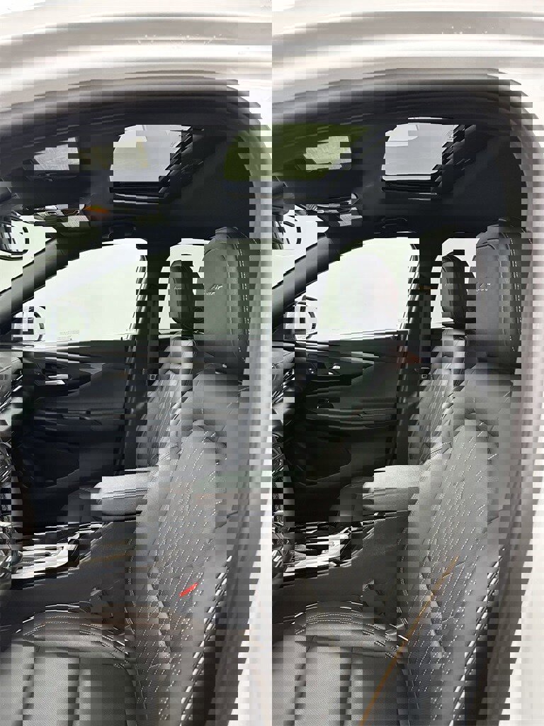 Used 2025 Buick Envista Avenir image 12