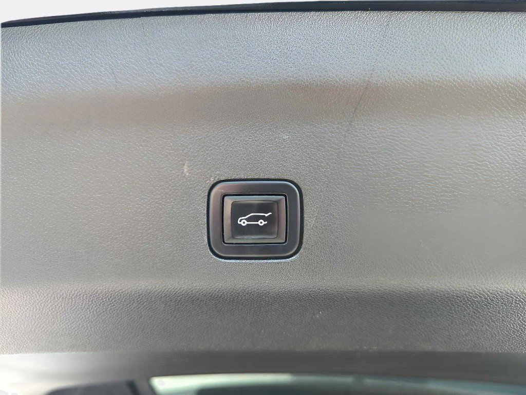 Used 2022 GMC Yukon XL Denali w/ Max Trailering Package image 11