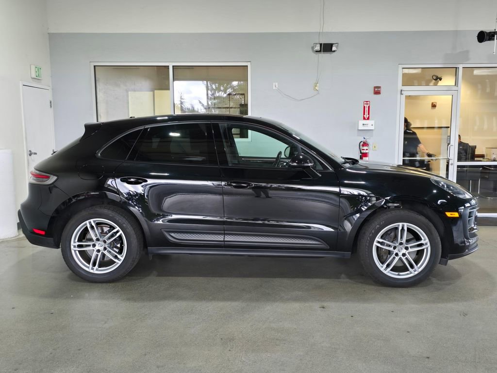 Used 2024 Porsche Macan image 4