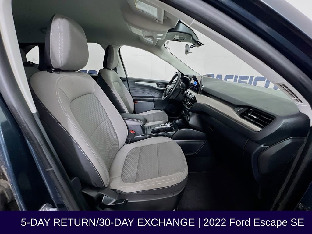 Used 2022 Ford Escape SE w/ Convenience Package FWD image 32
