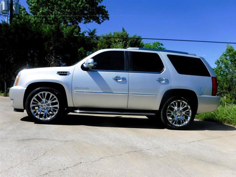 Used 2011 Cadillac Escalade Luxury AWD/4WD image 11