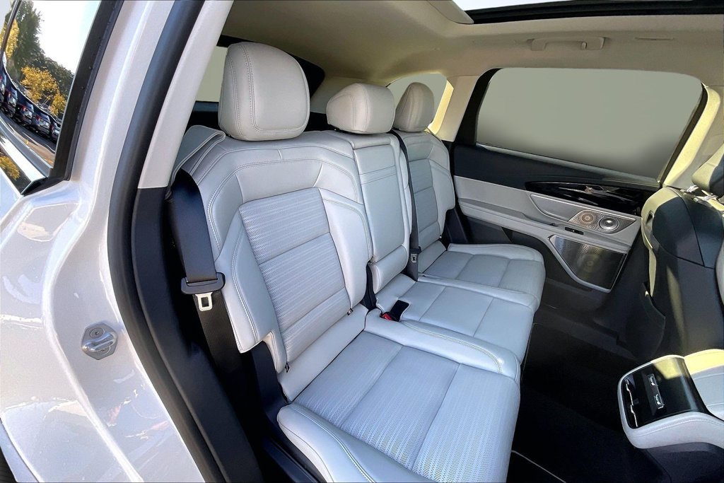 Used 2026 Lincoln Nautilus Reserve AWD/4WD image 26