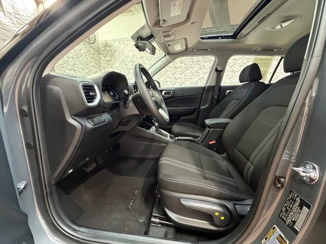 Used 2026 Hyundai Venue SEL FWD image 18