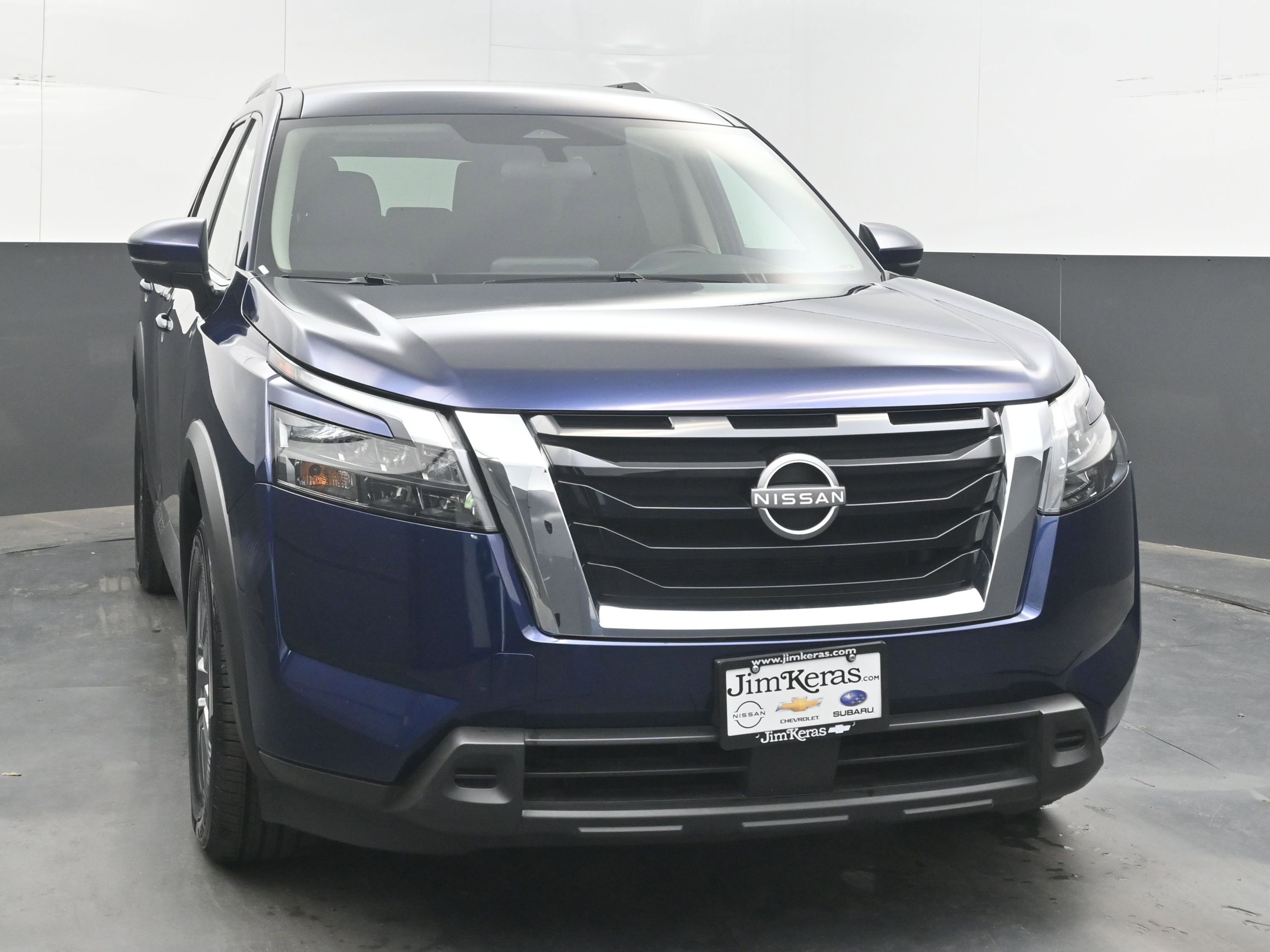 Used 2025 Nissan Pathfinder SV AWD/4WD image 3