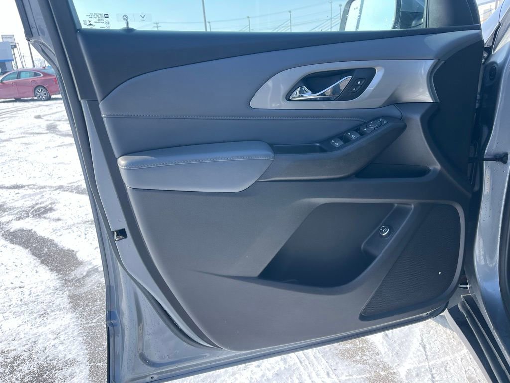 Used 2021 Chevrolet Traverse LT image 18