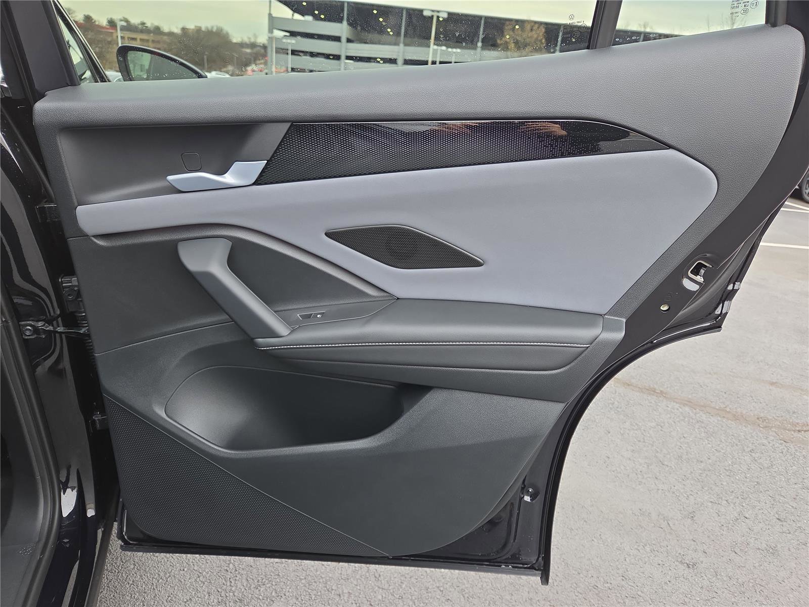 New 2026 Volkswagen Tiguan SE image 30