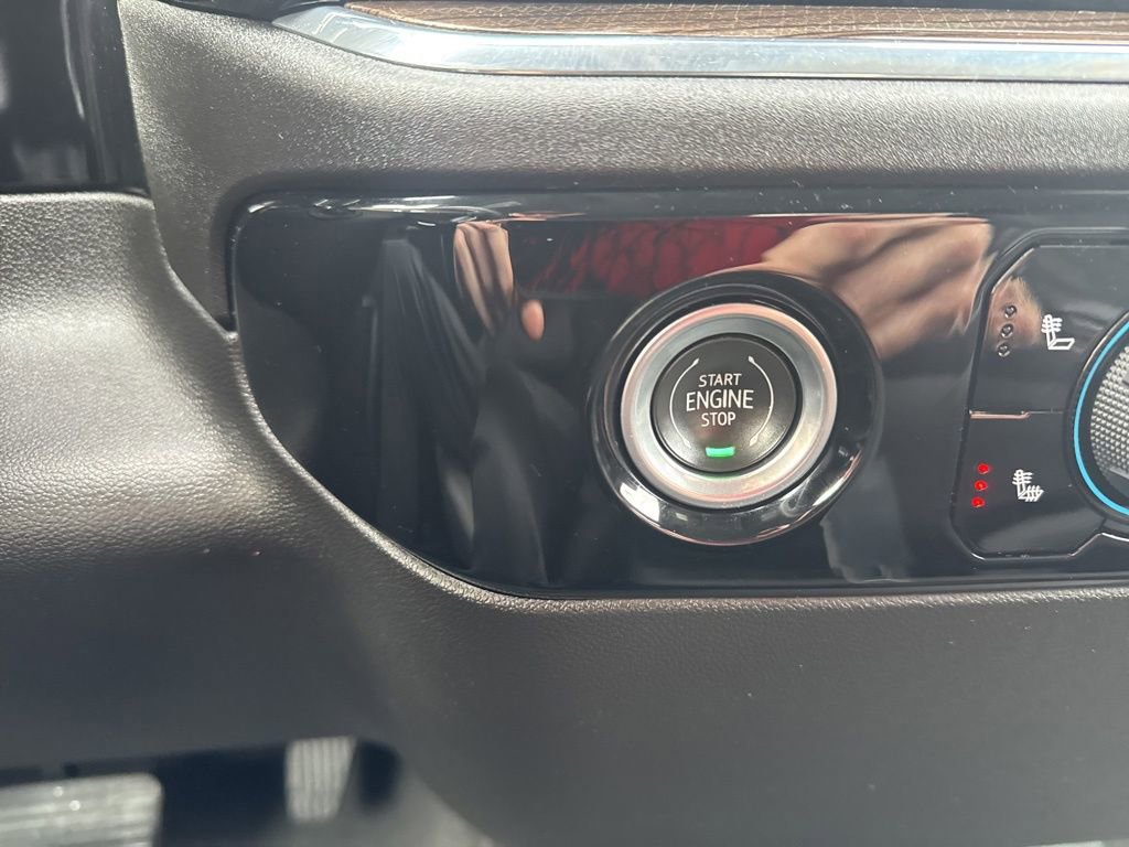 Used 2023 Chevrolet Silverado 1500 LT image 29