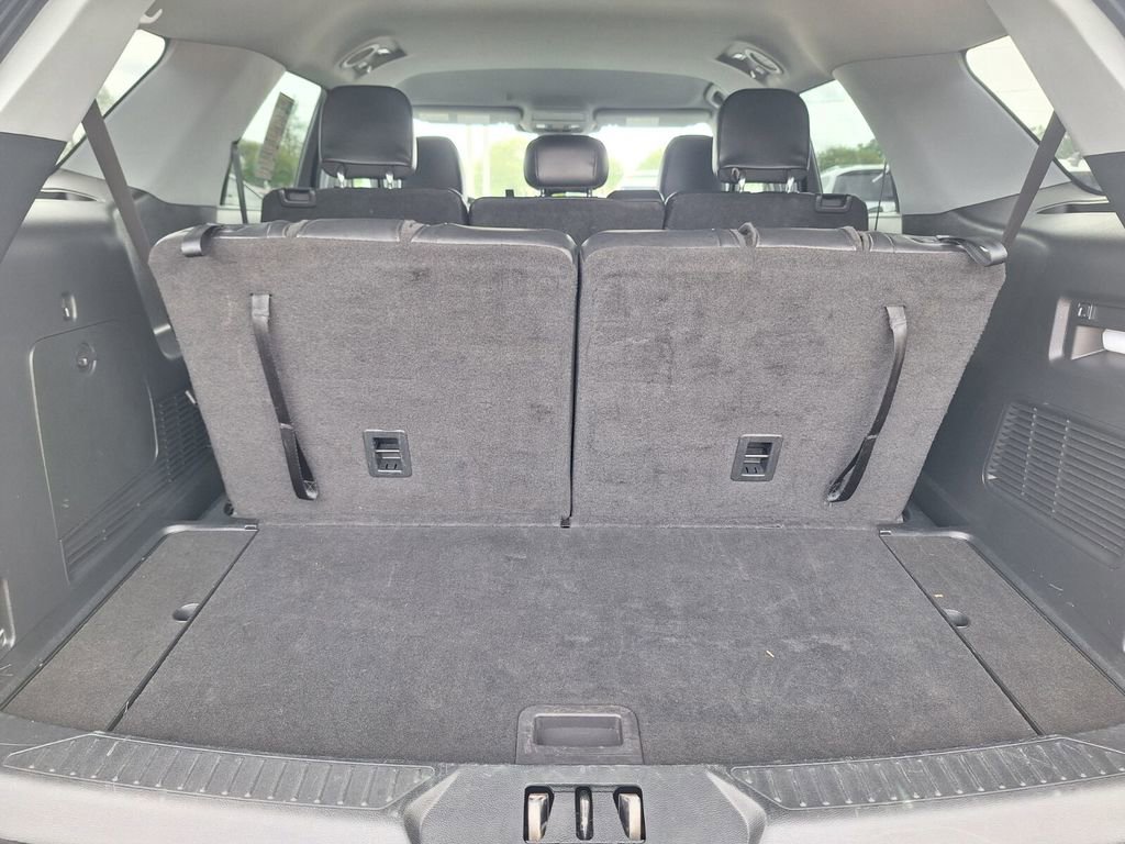 Used 2023 Ford Explorer XLT w/ Equipment Group 202A image 27