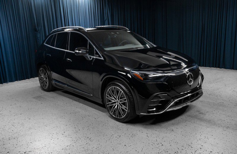 New 2026 Mercedes-Benz EQE 320 4MATIC SUV image 3