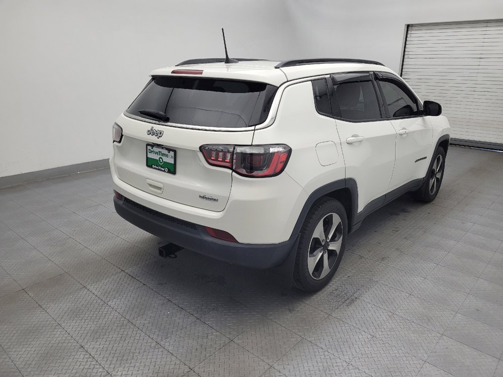 Used 2017 Jeep Compass Latitude w/ Popular Equipment Group FWD image 9