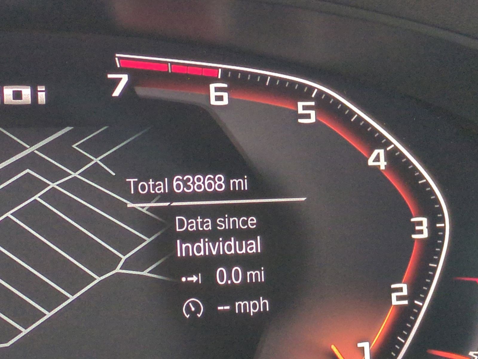 Used 2023 BMW M550i xDrive w/ Dynamic Handling Package image 22