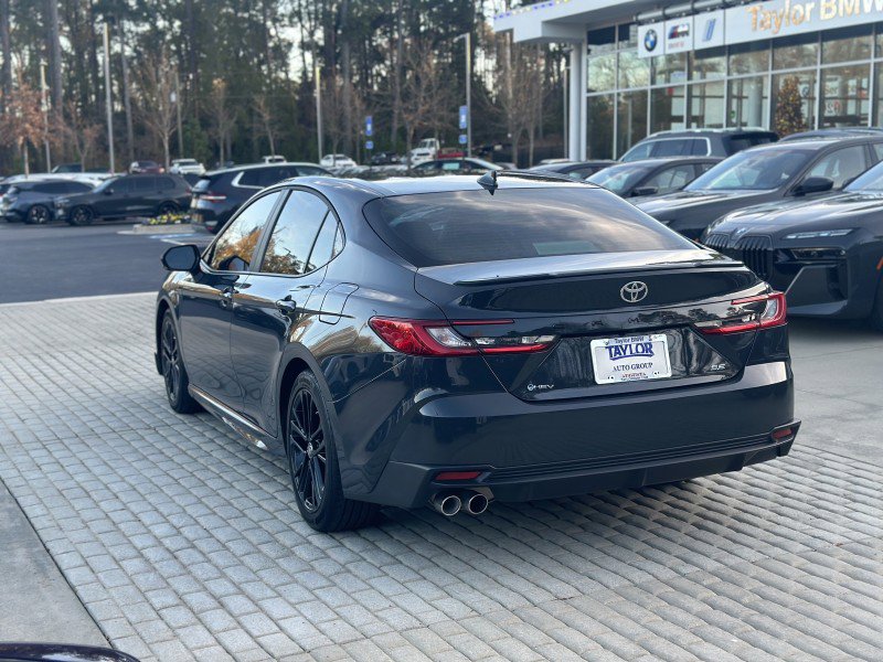 Used 2025 Toyota Camry SE image 4