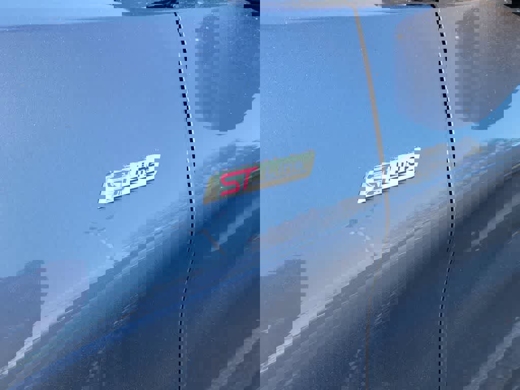 Used 2025 Ford Explorer ST-Line image 3