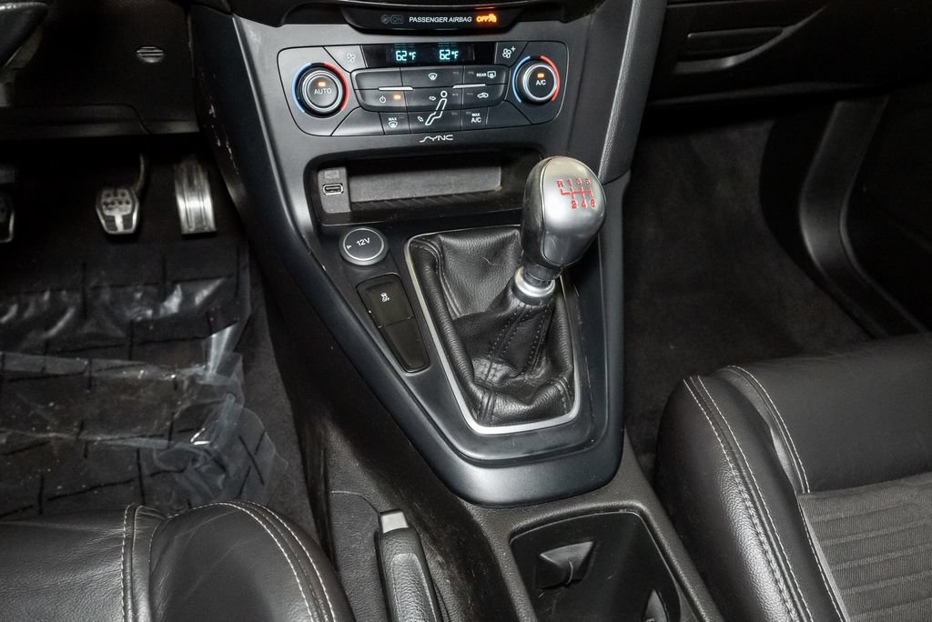 Used 2015 Ford Focus ST w/ Equipment Group 401A FWD image 21
