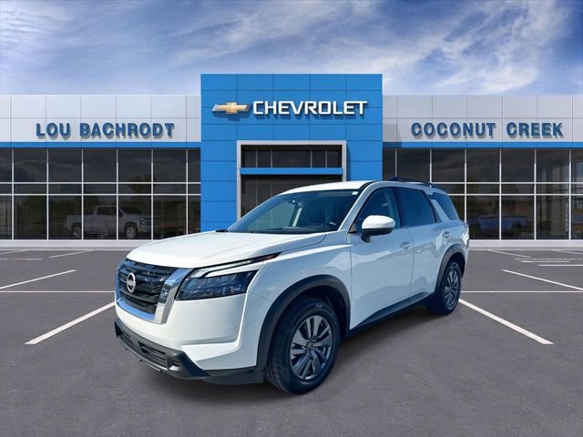 Used 2025 Nissan Pathfinder SV image 4