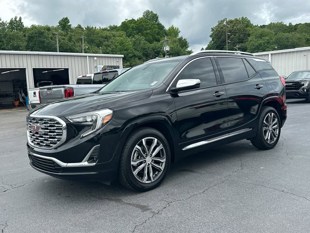Used 2018 GMC Terrain Denali w/ Comfort Package FWD image 2