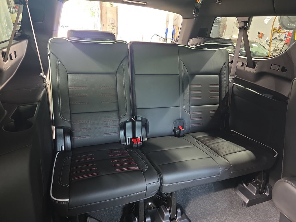 New 2026 GMC Yukon XL AT4 Ultimate AWD/4WD image 12
