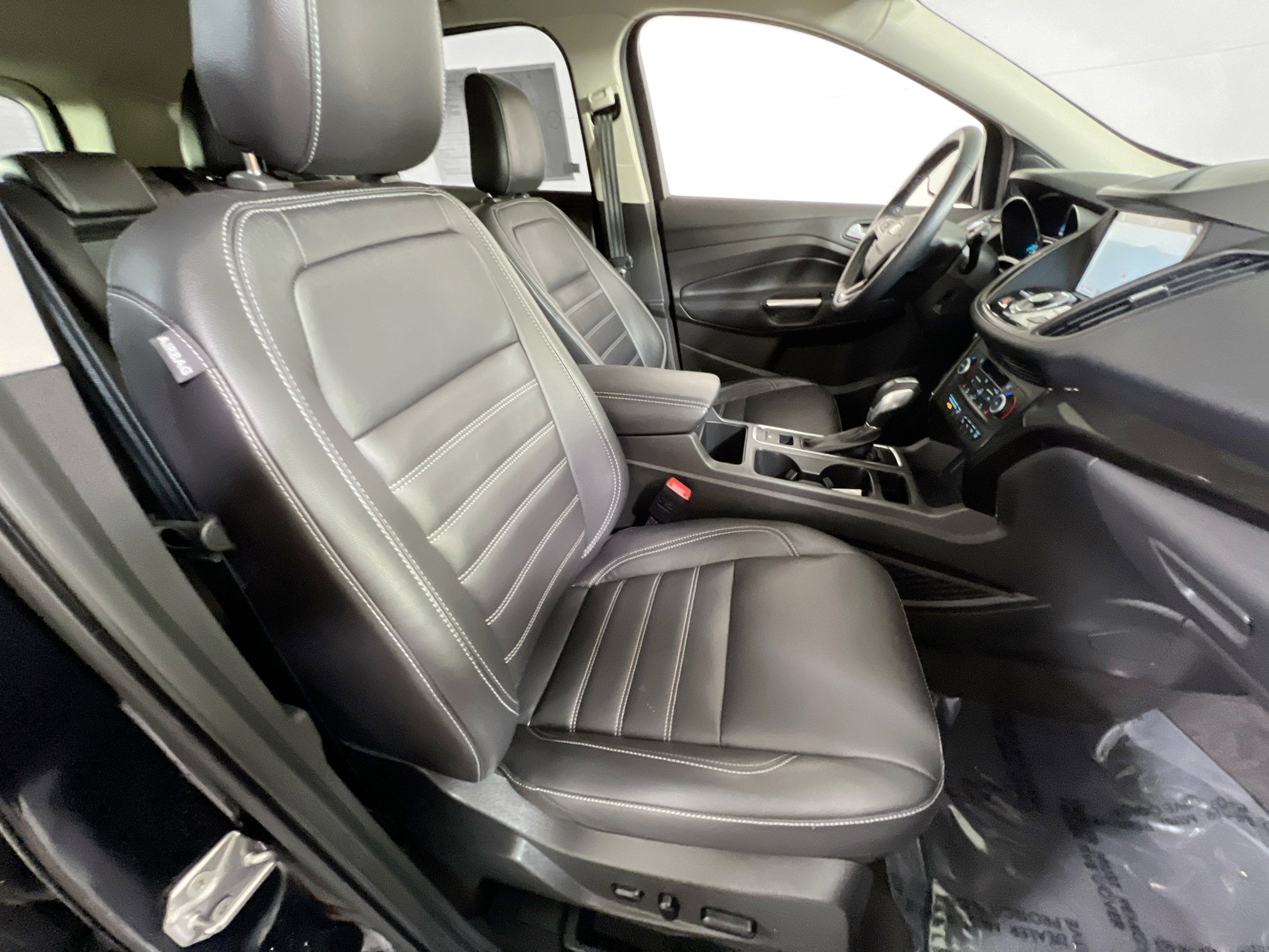 Used 2019 Ford Escape Titanium image 27