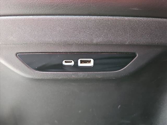Used 2024 Chrysler Pacifica Touring-L FWD image 21