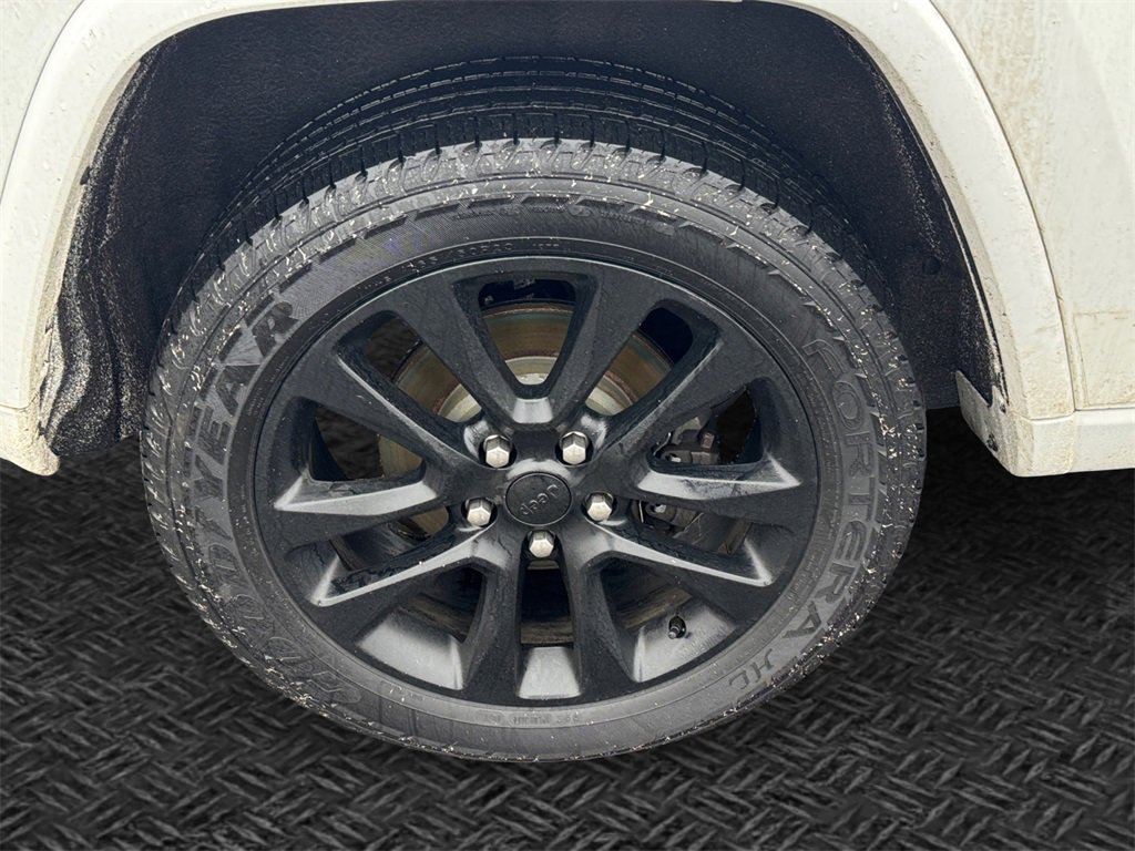 Used 2019 Jeep Grand Cherokee Altitude image 12