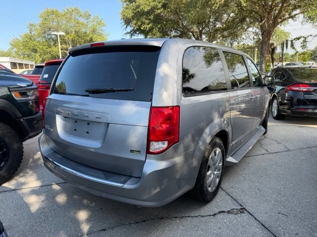 Used 2018 Dodge Grand Caravan SE w/ UConnect Hands-Free Group FWD image 8