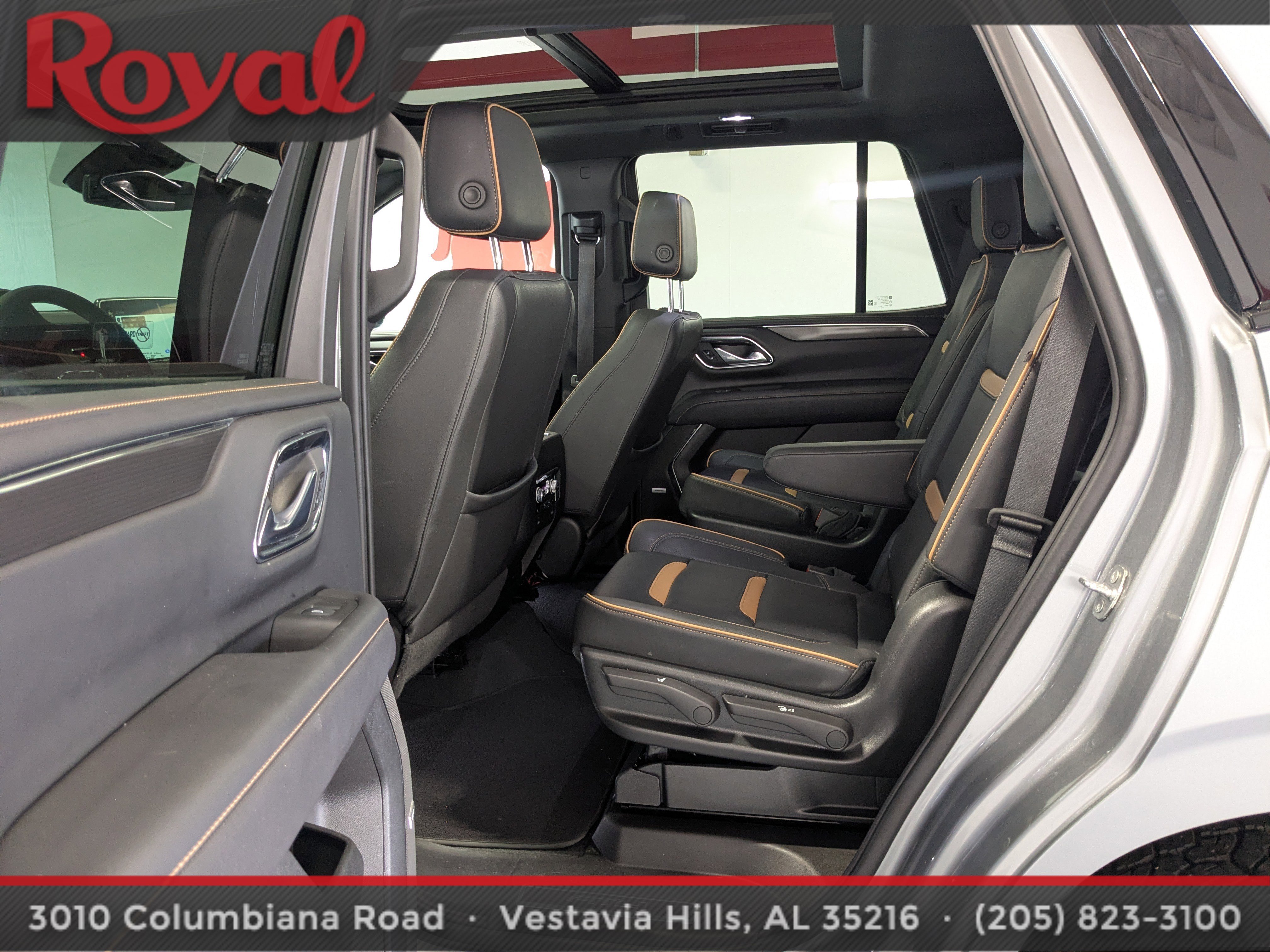 Used 2023 GMC Yukon AT4 w/ Technology Package AWD/4WD image 17