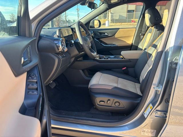 New 2026 Chevrolet Equinox ACTIV w/ Convenience Package III image 2
