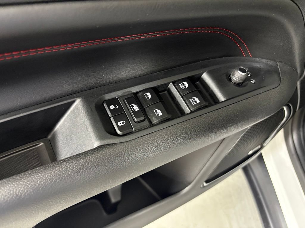 New 2026 Jeep Compass Trailhawk w/ Sun, Sound & Navigation Group AWD/4WD image 15