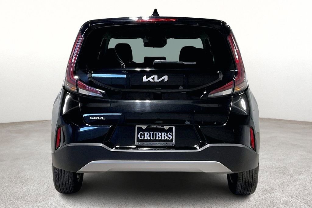 Used 2025 Kia Soul LX FWD image 6