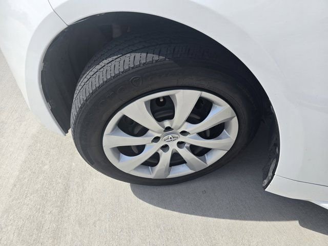 Used 2022 Toyota Corolla LE FWD image 9