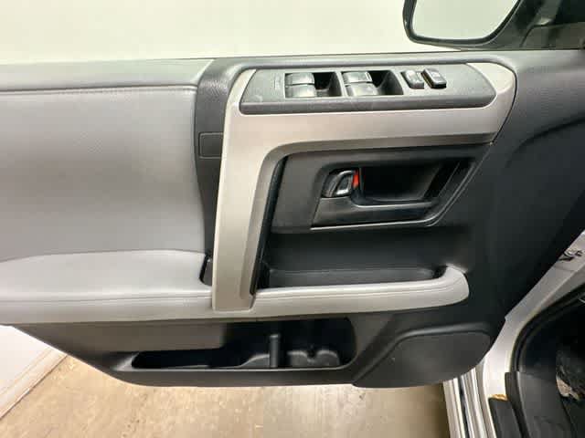 Used 2013 Toyota 4Runner SR5 w/ Convenience Pkg AWD/4WD image 18