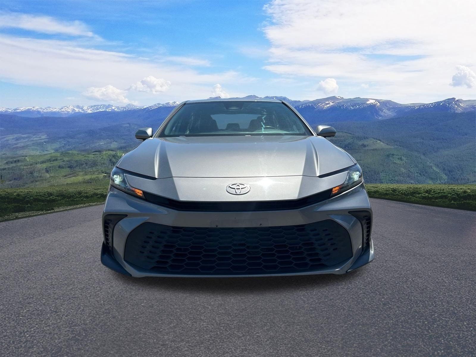 Used 2025 Toyota Camry SE FWD image 9