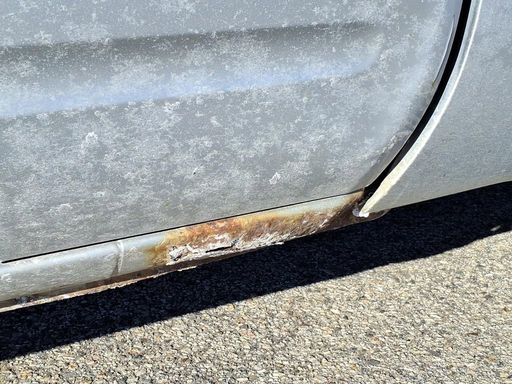 Used 2009 Nissan Frontier SE w/ Power Pkg image 15