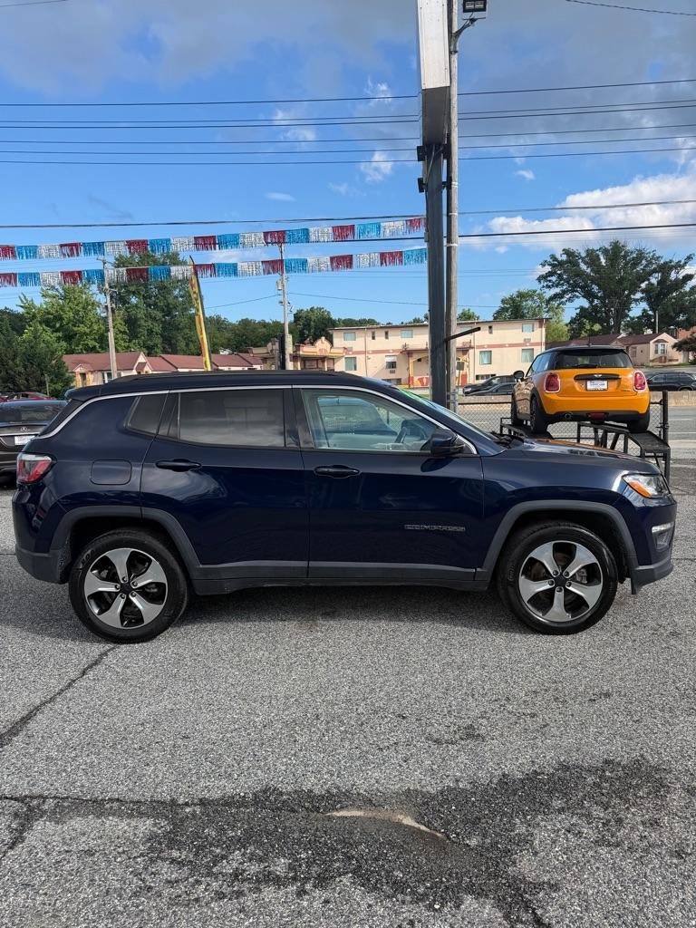 Used 2018 Jeep Compass Latitude w/ Popular Equipment Group AWD/4WD image 5