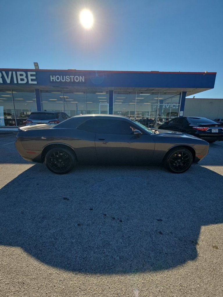 Used 2019 Dodge Challenger SXT RWD image 8