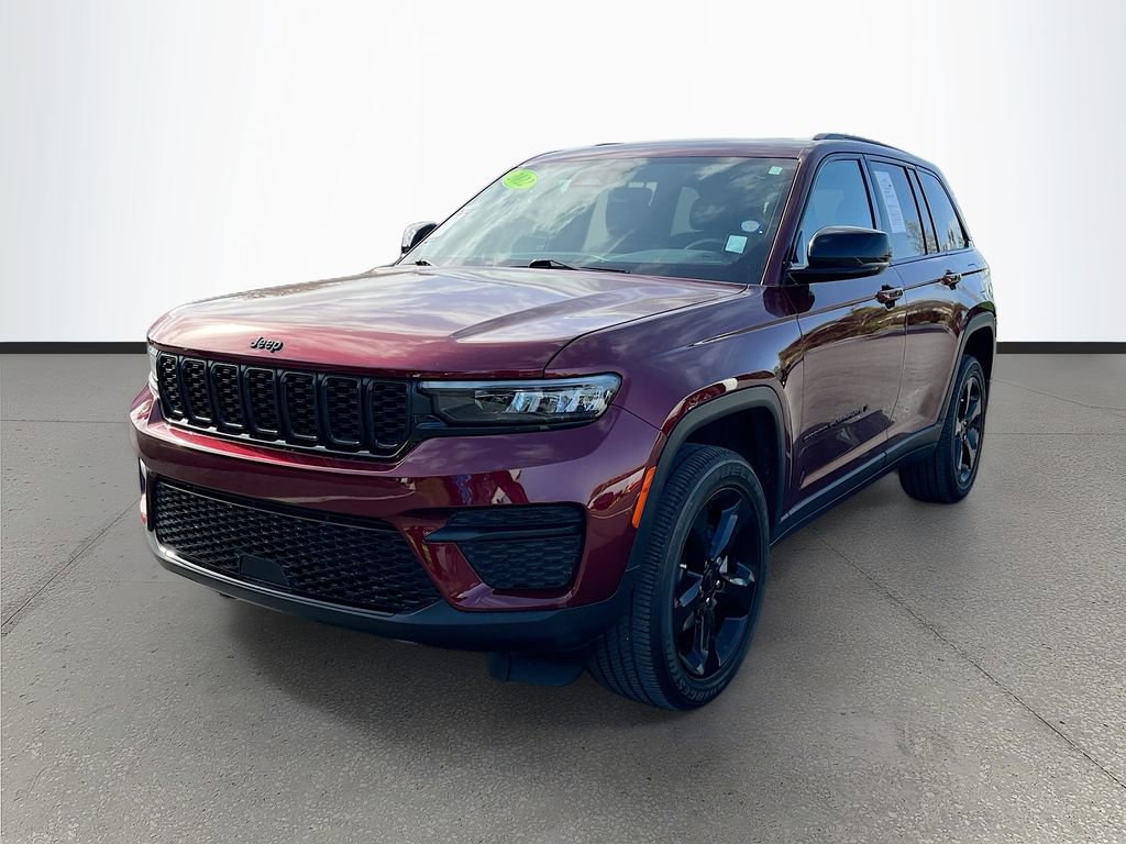 Used 2022 Jeep Grand Cherokee Altitude image 3