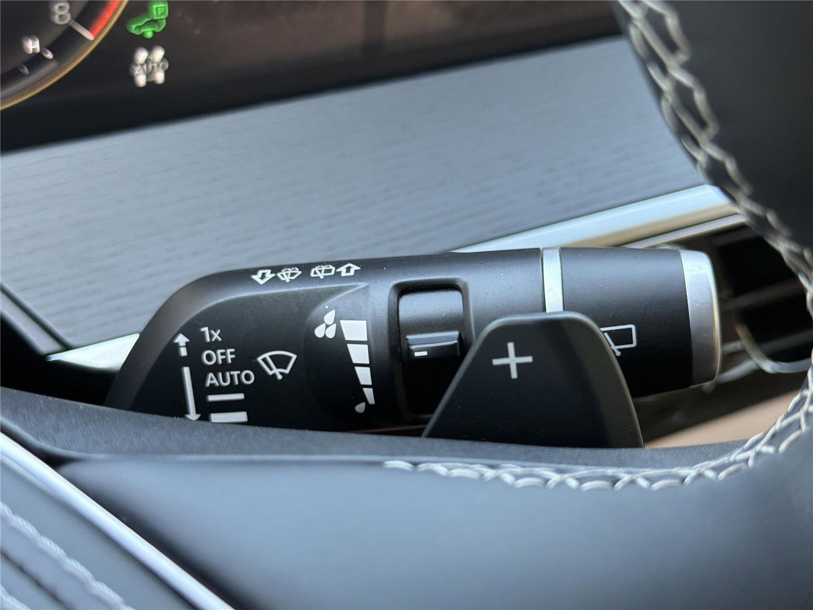Used 2025 INFINITI QX80 Sensory AWD/4WD image 23
