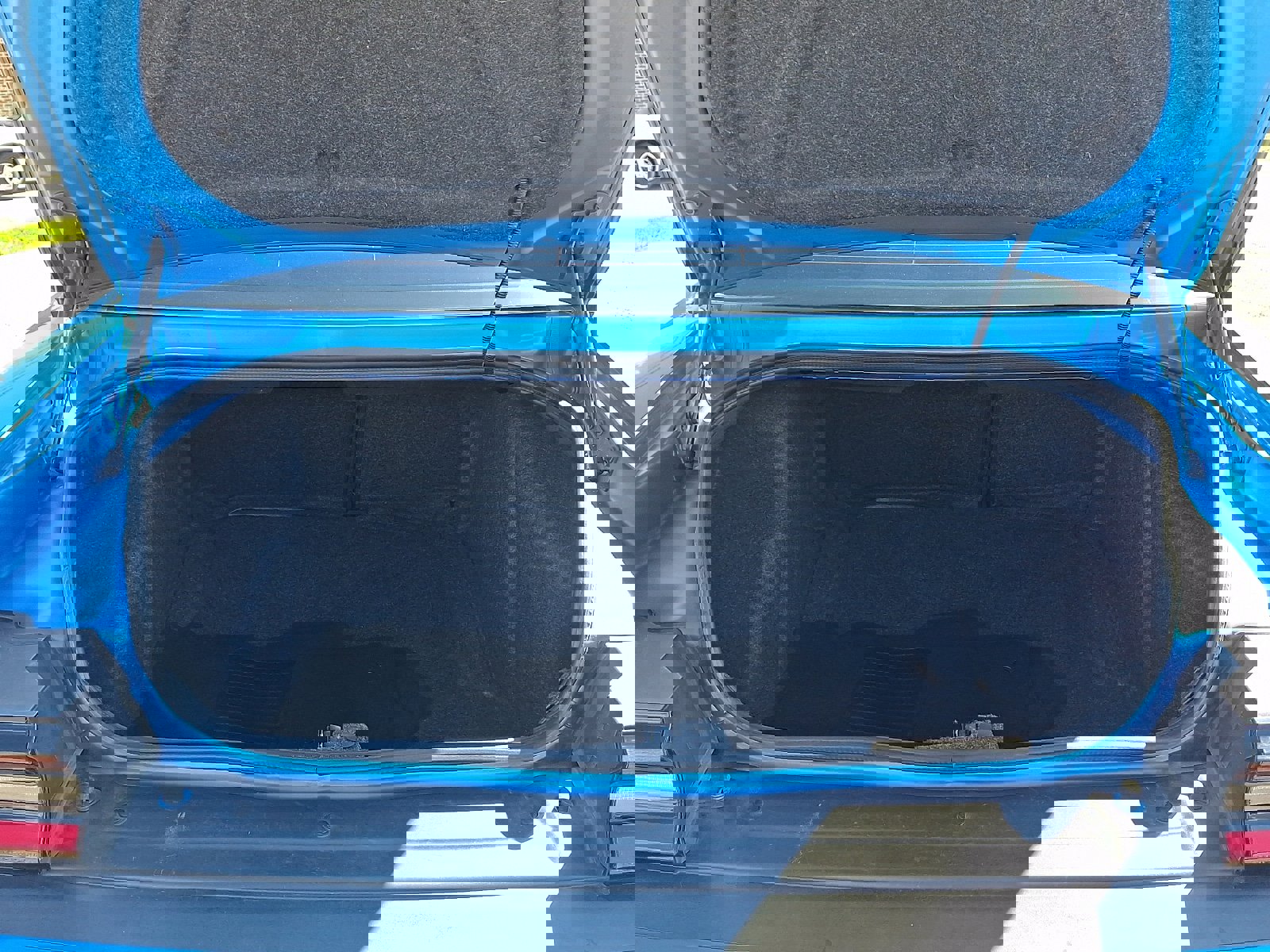 Used 2019 Dodge Challenger SXT w/ Blacktop Package image 28