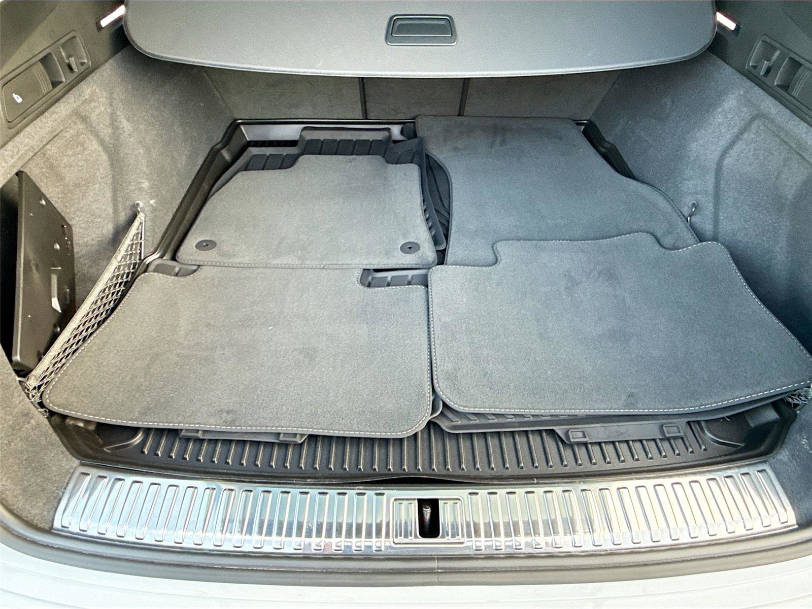 Certified 2024 Audi Q8 e-tron Premium image 27