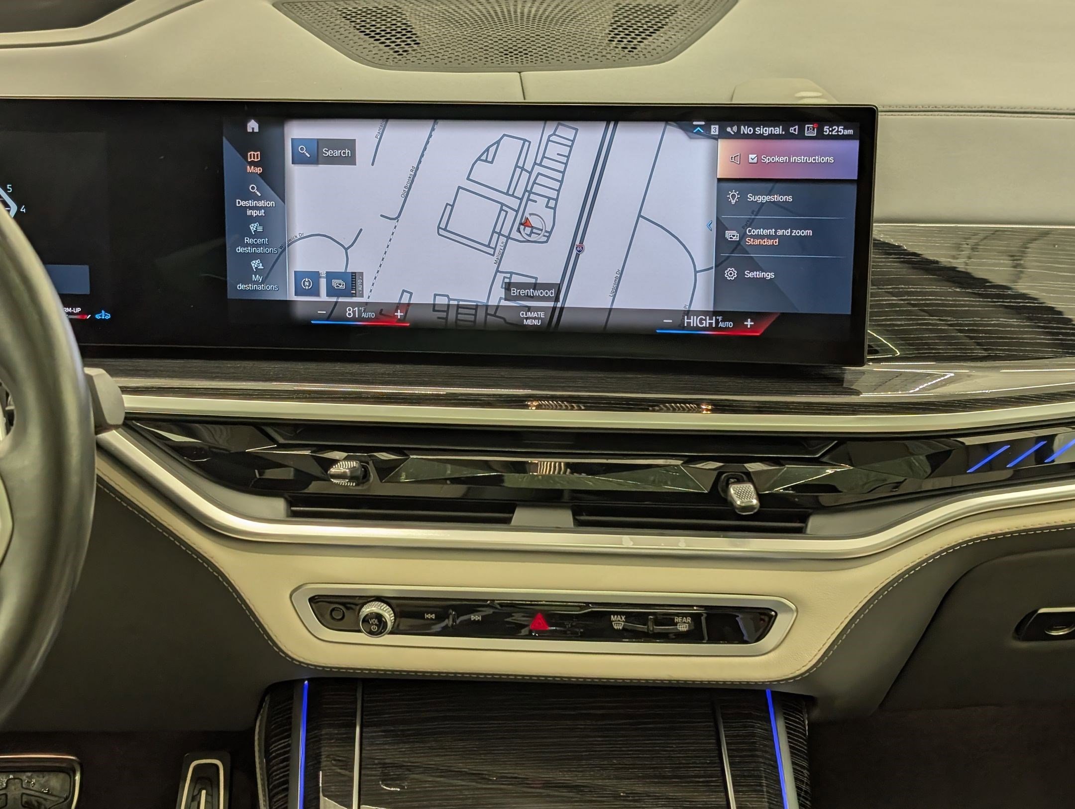 Used 2023 BMW X7 M60i w/ Executive Package image 29