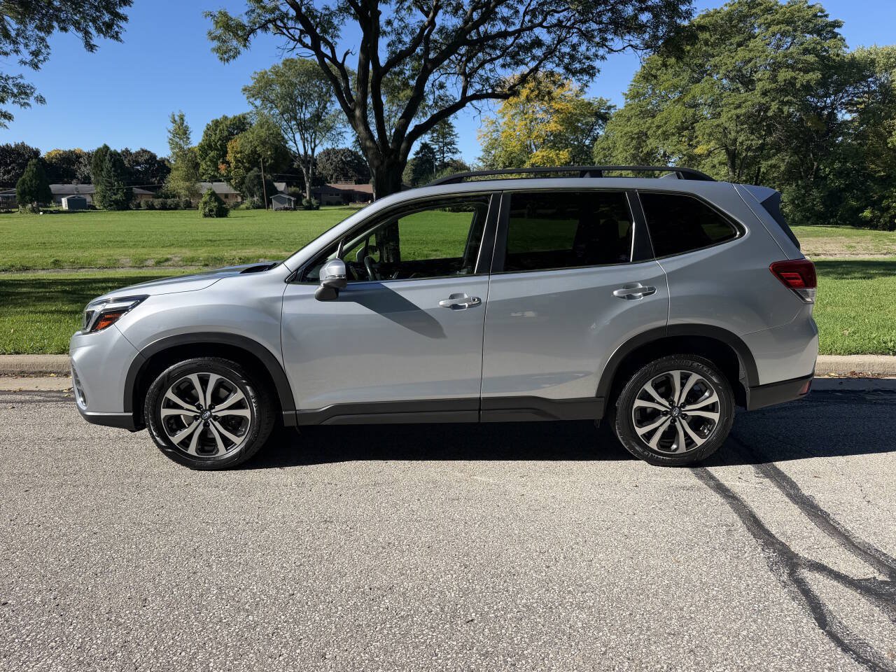 Used 2019 Subaru Forester Limited w/ Popular Package #3 AWD/4WD image 2