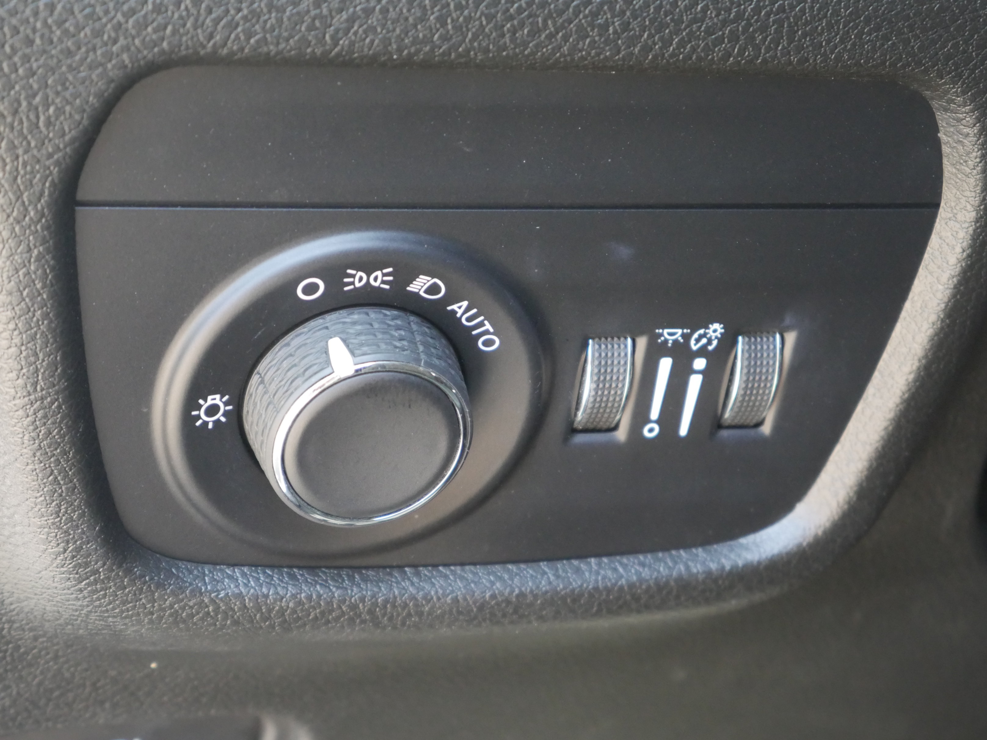 Used 2023 Jeep Grand Cherokee L Laredo AWD/4WD image 6